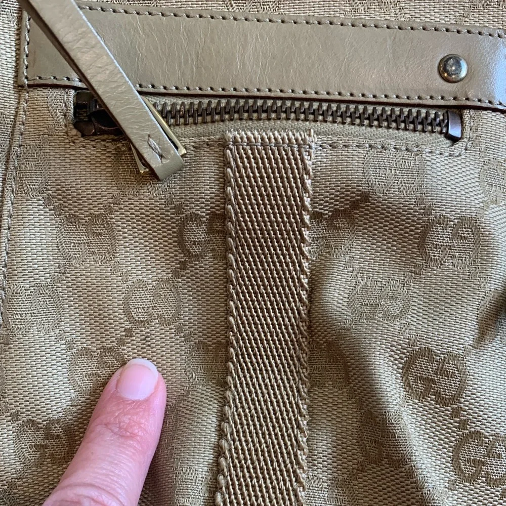 EUC Gucci canvas crossbody bag - Picture 13 of 13